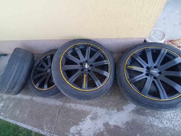 255/45/20 felni gumival 4 db