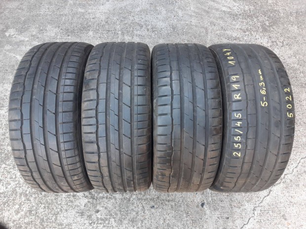 255/45 R19 -nyárigumik