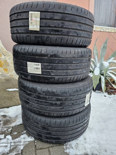 255/45 R19 nyrigumik Bridgestone Pirelli