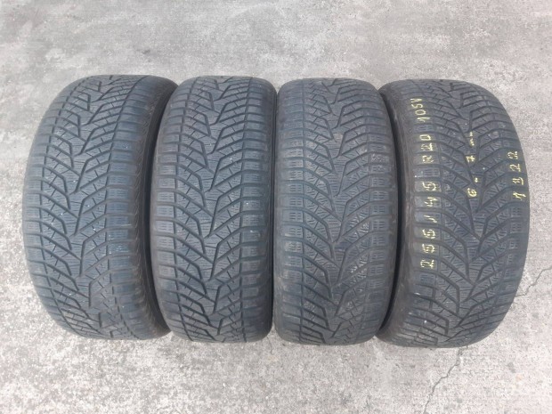 255/45 R20 - Yokohama téligumik