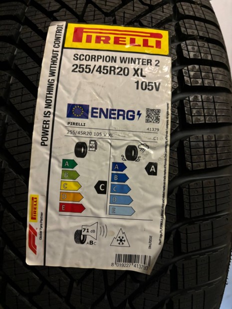 255/45 r20, Volvo xc60 téli gumi Pirelli scorpion winter 2