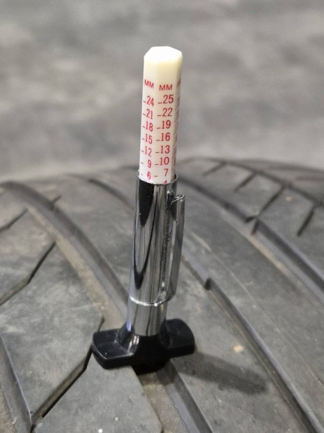 255/50 R19 Continental nyári gumi - 5,5 mm - 2 db 55 ezer ft