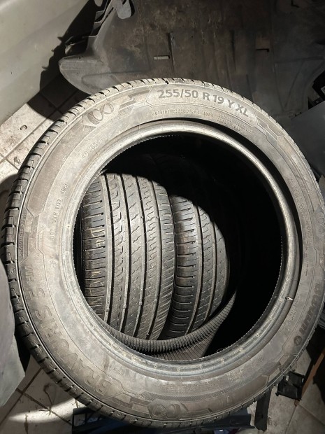 255 50 R19 ny�ri gumi garnit�ra
