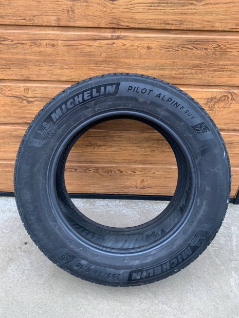 255/55R18 Tli