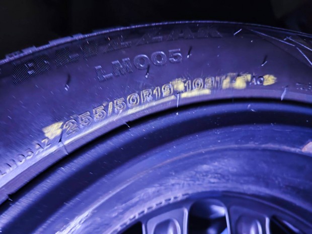 255/55 R19 Bridgestone tli gumi garnitra DOT 2021
