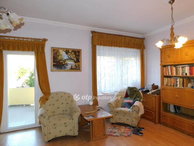 255 nm-es h�z elad� P�cs