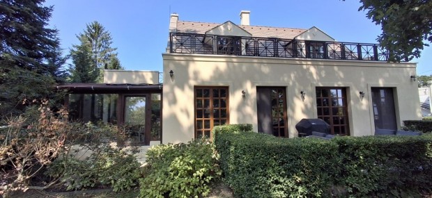 256 nm-es h�z elad� Le�nyfalu