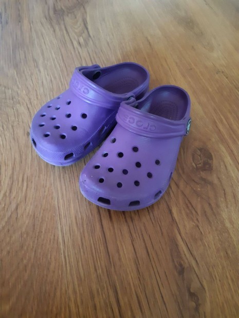 25-26-os Crocs kislny papucs