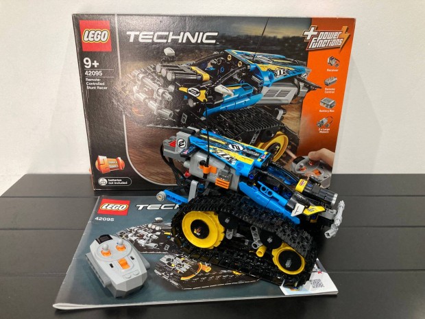 25in1 Lego Technic 42095 Távirányítós Kaszkadőr Versenyautó