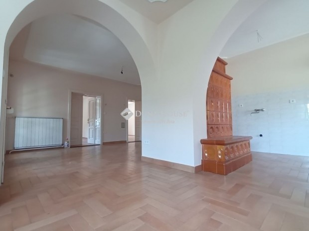 260 nm-es h�z elad� Kecskem�t