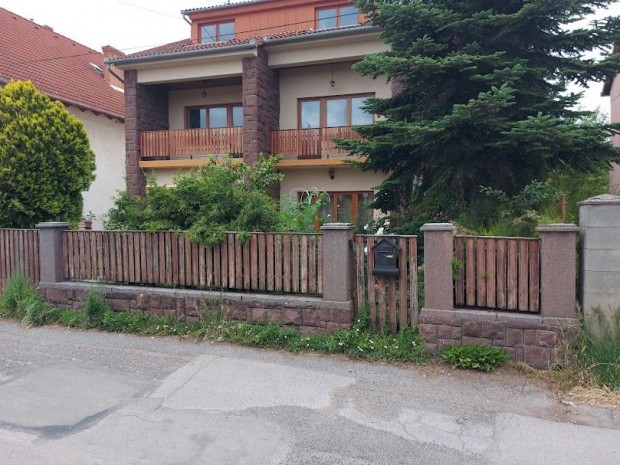 260 nm-es ház eladó Pécs