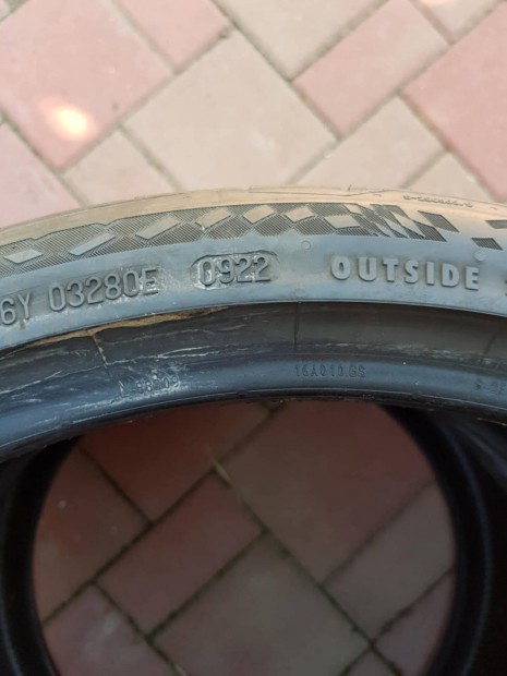265/30 R20 Continental