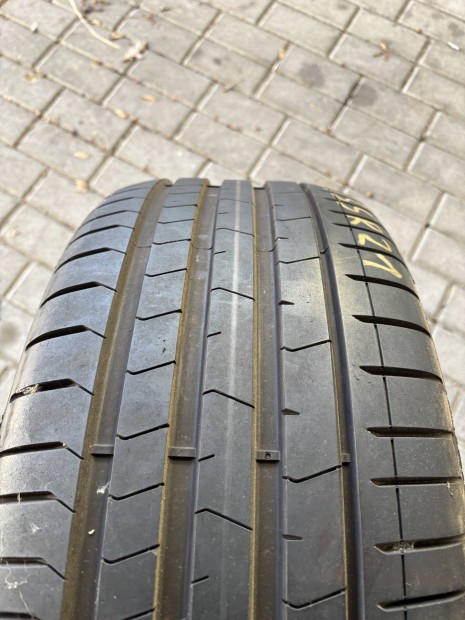 265/35 R21 Pirelli nyrigumi