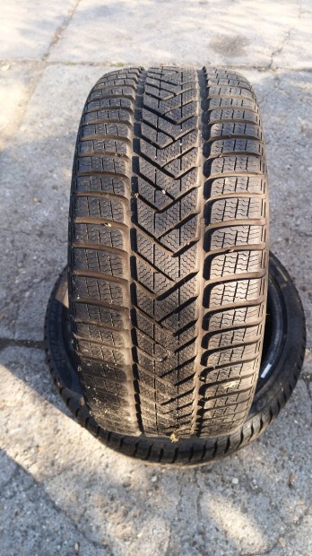 265/35 R21 Pirelli tligumi