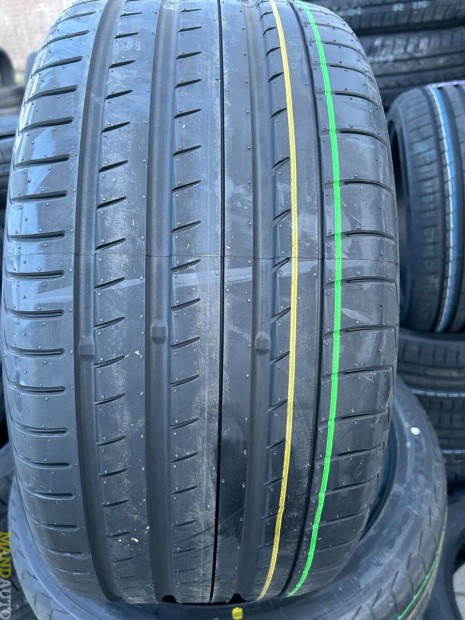 265/40R19 Yokohama Advan Sport V105