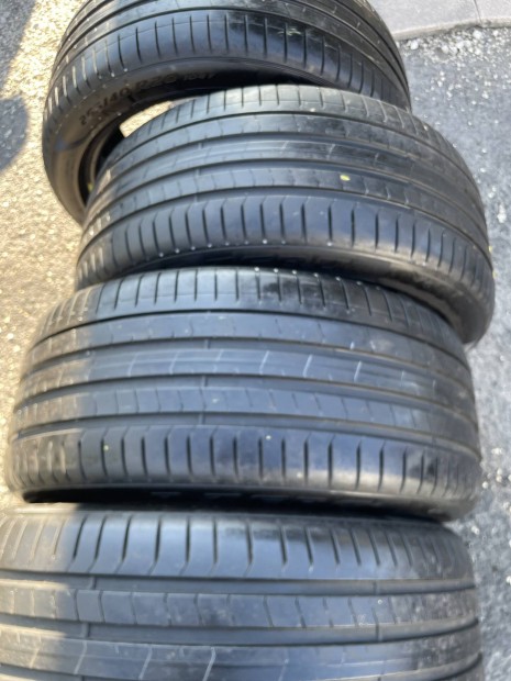 265 40 20 Pirelli nyári Dot24