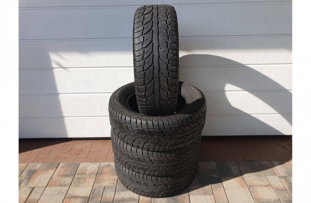 265/60R18 Cooper Weather-Master WSC M+S téligumi DOT2221 4db