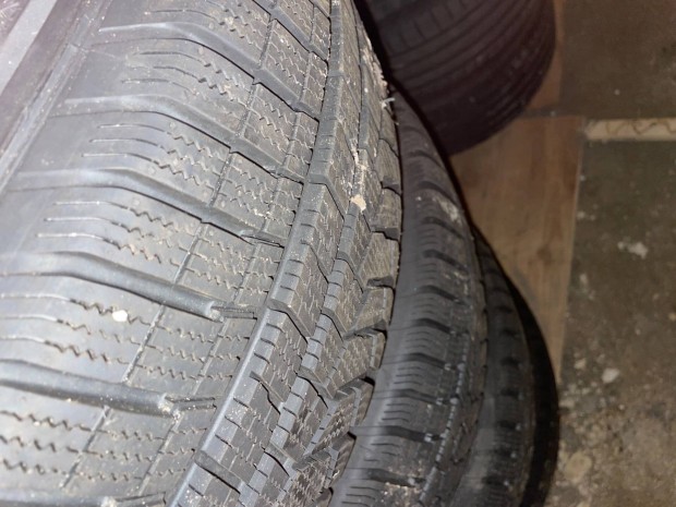 265/70 R16 Hankook tli gumi Jeep felni