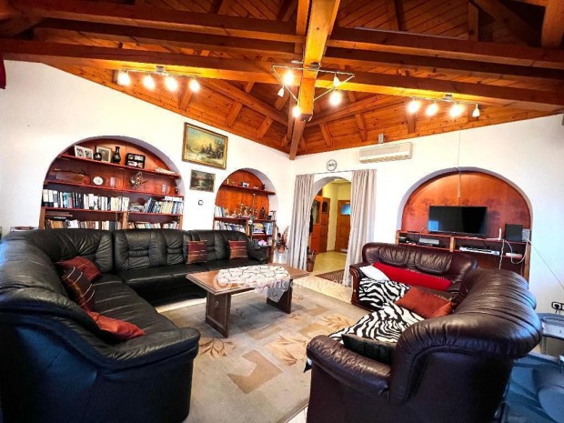 266 nm-es h�z elad� Gy�r