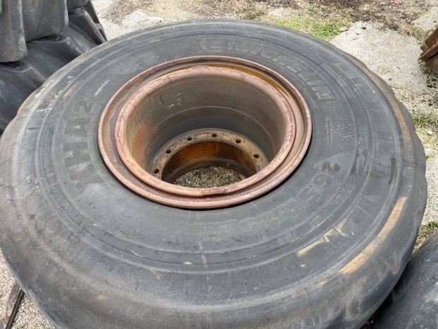 26.5 R25 dömper, homlokrakodó gumi-felni