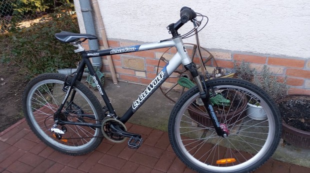 26" Cyclewolf Black foot aluvzas Monti