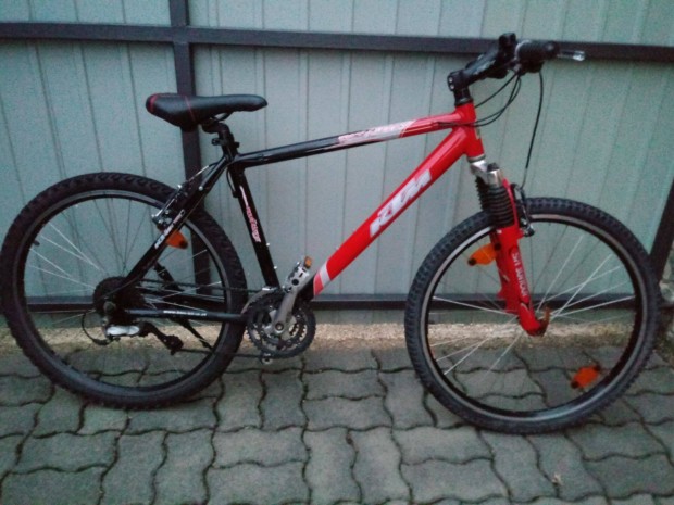 26-os kerékpár KTM