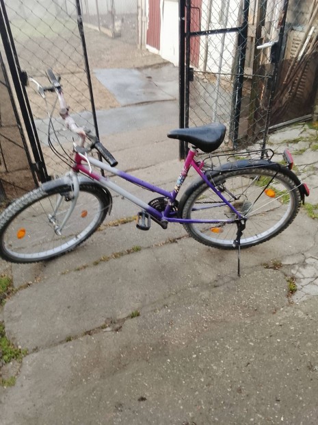 26-os n�i ker�kp�r