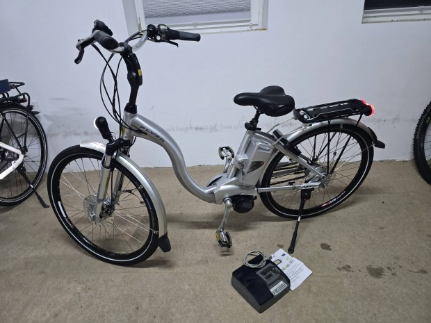 26col Flyer, kzpmotoros elektromos kerkpr bicikli ebike