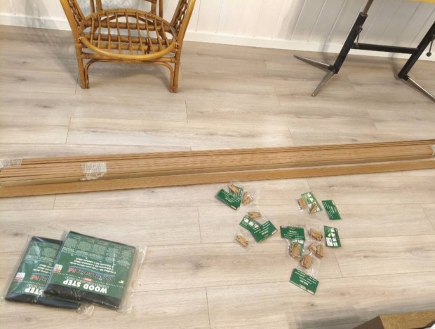 26m parkettaszeg�ly idomokkal+ 40nm al�t�t f�lia