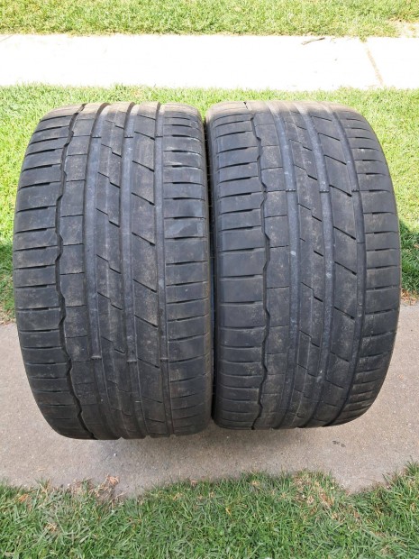 275/30R20 Nyri gumi