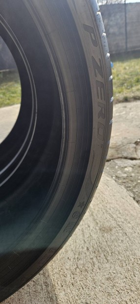 275/30 R20 Pirelli