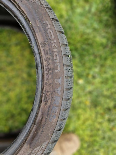 275/35 R20 Nokian gumiszett