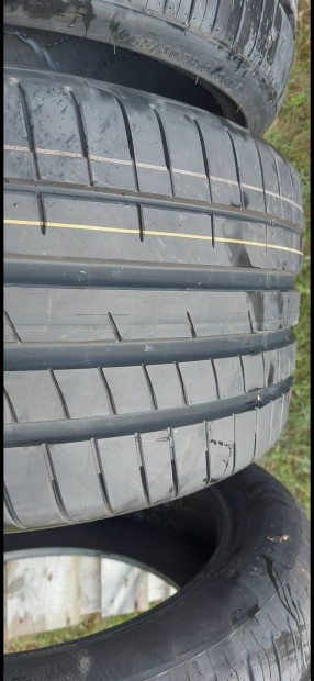 275/35 r19 Goodyear 1db j nyari 25.000Ft