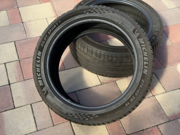 275/40R19 Michelin ny�ri gumi