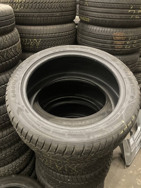 275/45R21 tli gumi