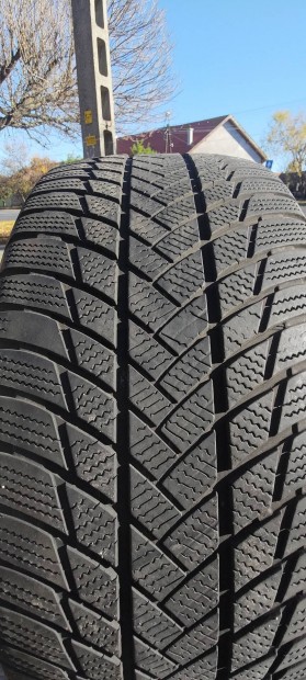 275/45 R20 Bridgestone Blizzak LM001 Újszerű téli gumiabroncsok