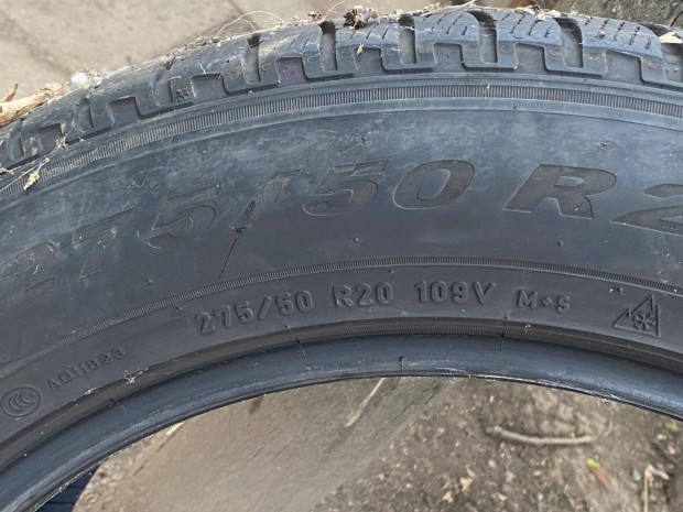 275/50 R20 tligumi garnitra Pirelli Scorpion