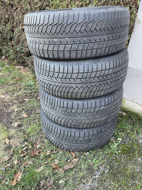 275/50 r20 tli