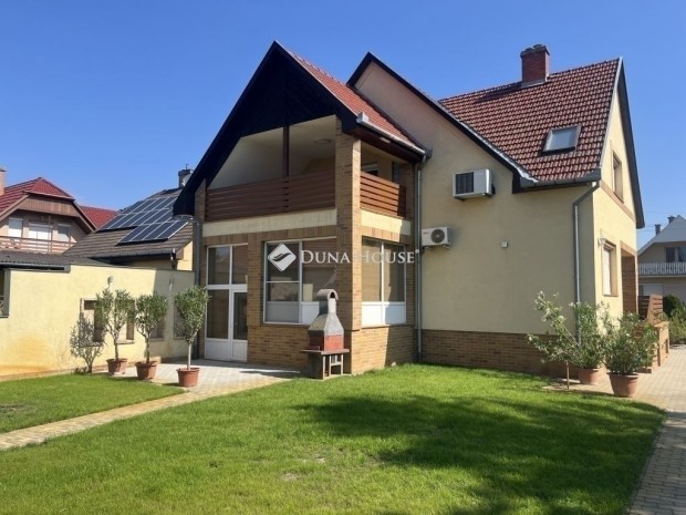 279 nm-es h�z elad� Kecskem�t