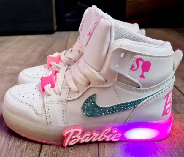 27-es kislány villogó Barbie cipő