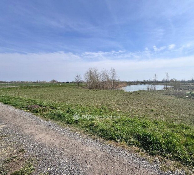 283 nm-es telek elad� Gy�rz�moly