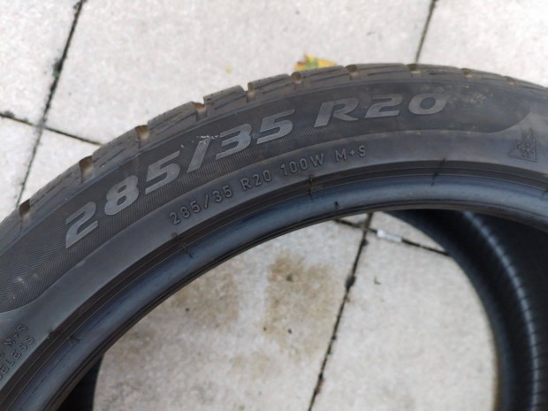 285 35 20 pirelli 285/35 R 20 téli gumi 2 db