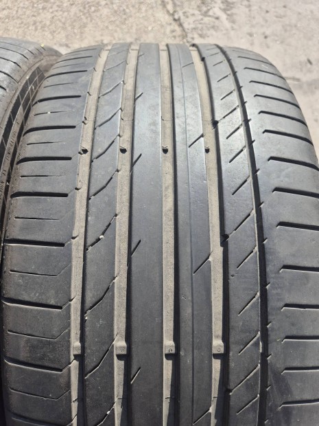 285/40R21 Continental