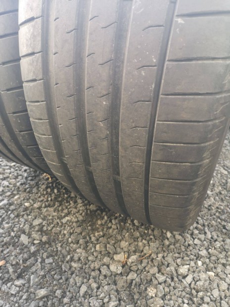 285/40R22 2db 2022 Bridgestone nyrigumi