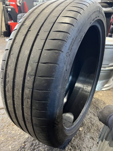 285/40r23 Michelin PS4 1db!