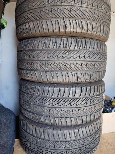 285/45-20 Goodyear tligumi garnitra!