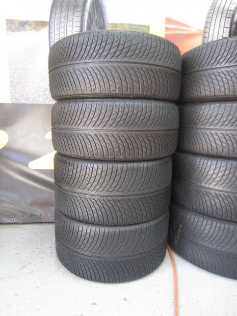 285/45/325/40 R22 Michelin Alpin5 114V