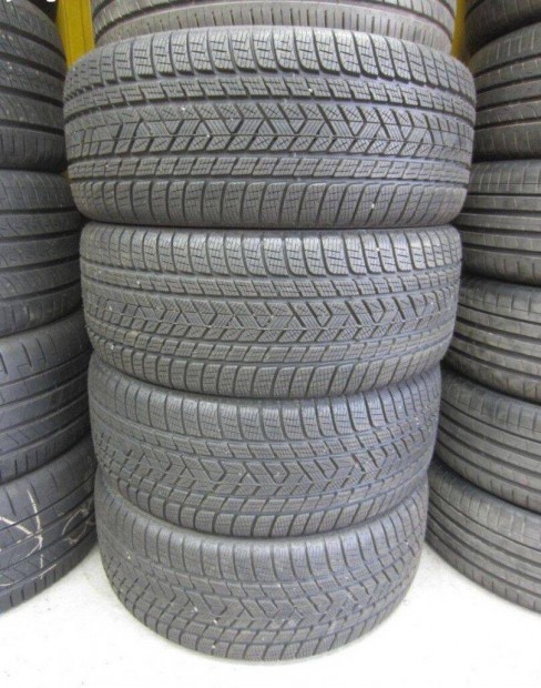 285/45 R22 Pirelli SC Winter 114V