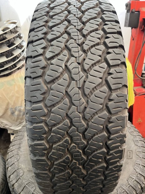 285/70R17 General gumi