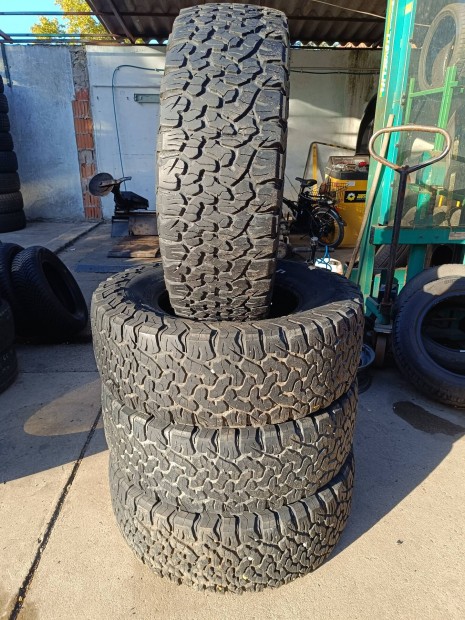 285/70r17 Bfgoodrich A/T garnitra 